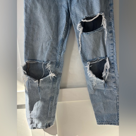 Zara Ripped Jeans - Picture 4 of 4